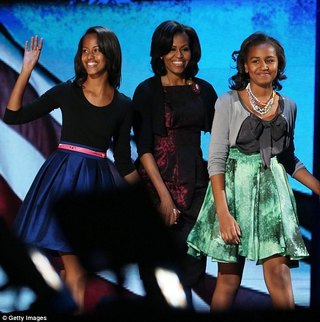Phong cách thời trang của hai con gái tổng thống Obama sau 8 năm đồng hành cùng cha ảnh 16