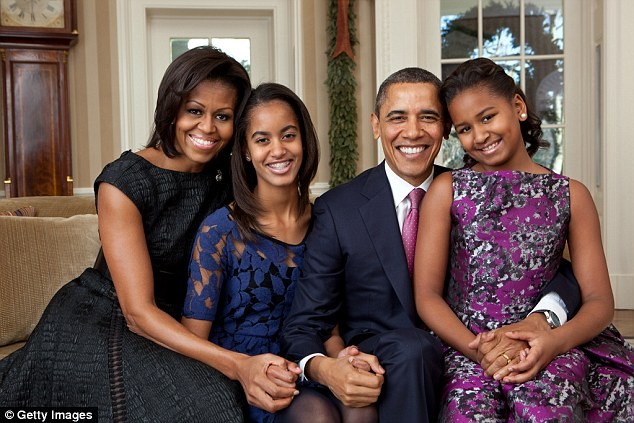 Phong cách thời trang của hai con gái tổng thống Obama sau 8 năm đồng hành cùng cha ảnh 127