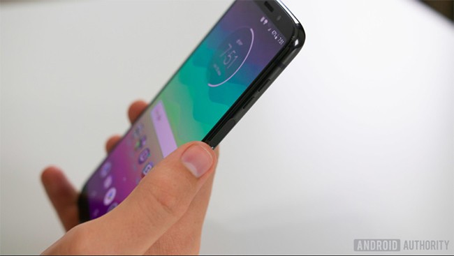 Đánh giá Motorola Moto Z3: Liệu có xứng tầm smartphone 5G đầu tiên? ảnh 2