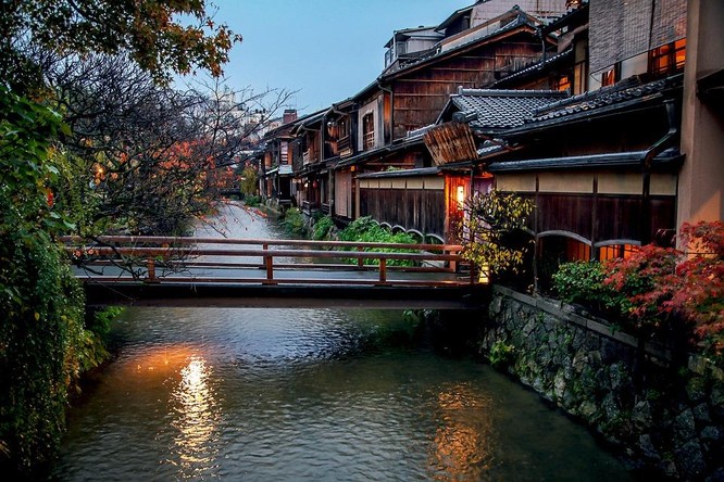 Nếu Tokyo là trái tim mang nhịp đập hiện đại của Nhật Bản thì Kyoto là linh hồn cổ kính và đẹp đẽ của nó