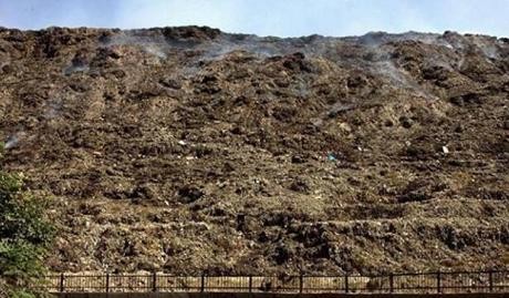 Thủ đô bẩn nhất thế giới: dân số 25 triệu người, rác chất cao 17 tầng, bốc mùi ảnh 2