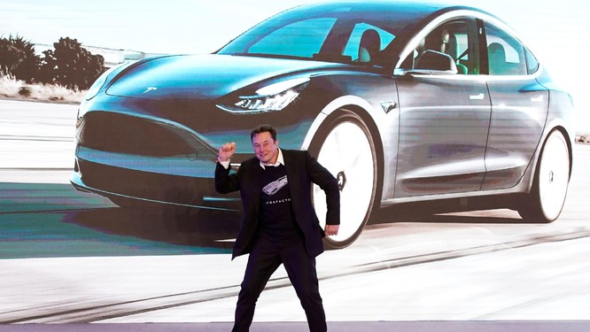 Tại sao Elon Musk và Tesla luôn đi ngược lại đám đông? ảnh 4