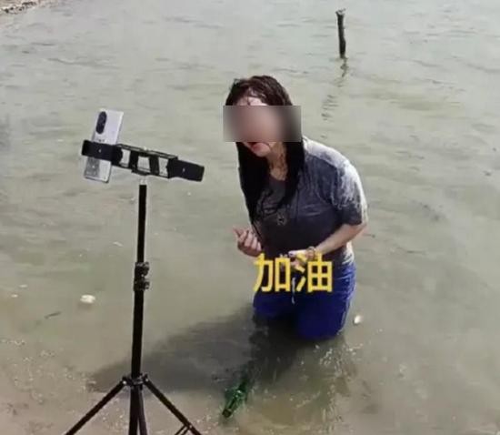 Sự vô cảm của người nổi tiếng trên MXH bộc lộ qua trận lũ lụt lịch sử của Trung Quốc ảnh 4