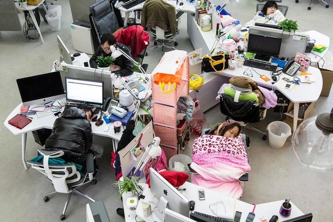 Trung Quốc yêu cầu chấm dứt lịch làm việc 996, số phận của các nhân viên văn phòng sẽ ra sao? ảnh 3