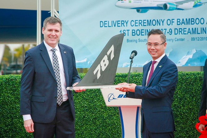 Bamboo Airways đón chiếc Boeing 787-9 Dreamliner đầu tiên, tặng 1 năm bay miễn phí cho tuyển bóng đá Việt Nam ảnh 2