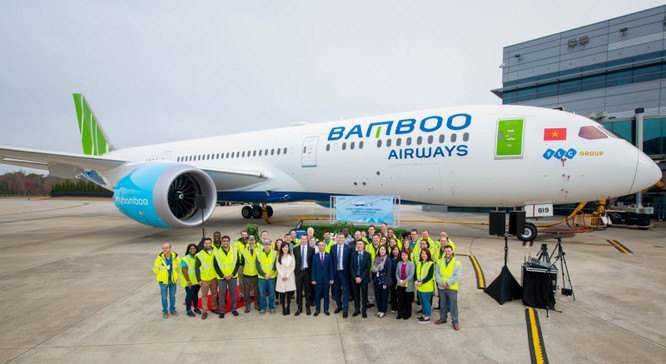 Bamboo Airways đón chiếc Boeing 787-9 Dreamliner đầu tiên, tặng 1 năm bay miễn phí cho tuyển bóng đá Việt Nam ảnh 1