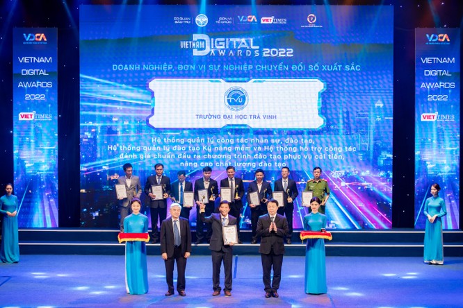 Đại học Trà Vinh được vinh danh tại Vietnam Digital Awards 2022 ảnh 1