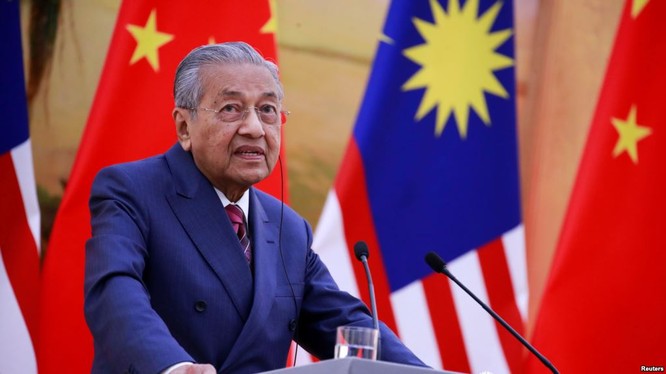 Ông Mahathir kiên quyết yêu cầu Trung Quốc dỡ bỏ “Trường thành” ở Malaysia ảnh 1