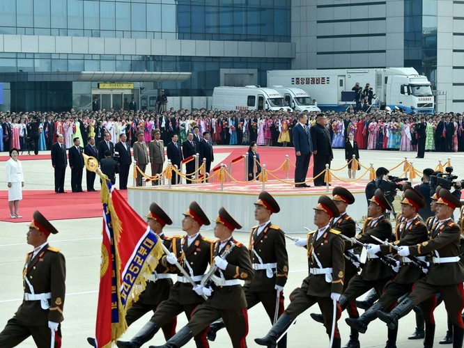 Bất ngờ trong lễ đón Tổng thống Moon Jae In tại Bình Nhưỡng ảnh 7