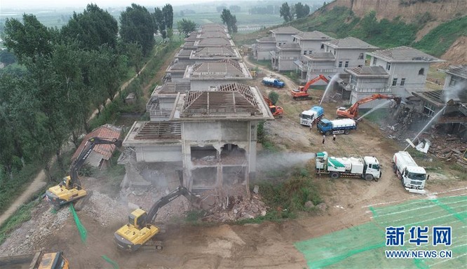 Xây dựng trái phép trên “Long mạch”, hàng loạt quan chức Trung Quốc ngã ngựa ảnh 1