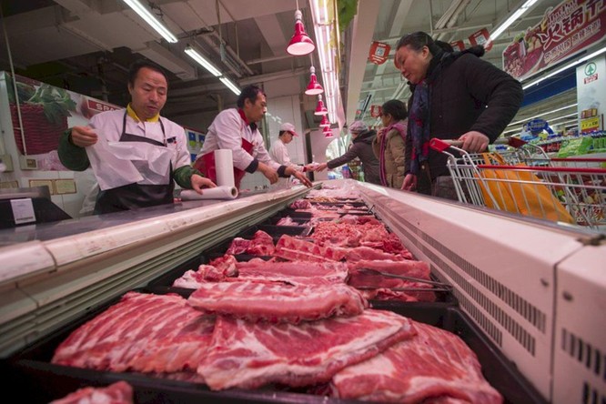 Dân Trung Quốc than trời vì giá thịt lợn “trên trời” ảnh 2