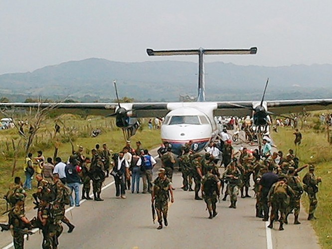 Tiến trình hòa bình ở Colombia có nguy cơ tan vỡ, FARC lại cầm súng chiến đấu ảnh 6