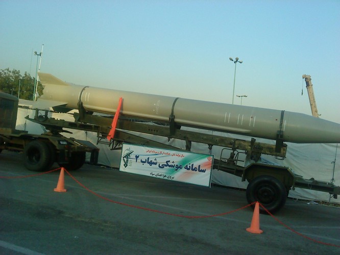  Xung quanh vụ Iran cảnh báo tấn công tên lửa các căn cứ và tàu sân bay Mỹ trong khu vực ảnh 2