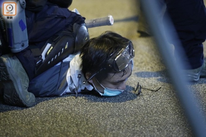 Hồng Kông: tái diễn biểu tình quy mô lớn và đụng độ bạo lực ảnh 4