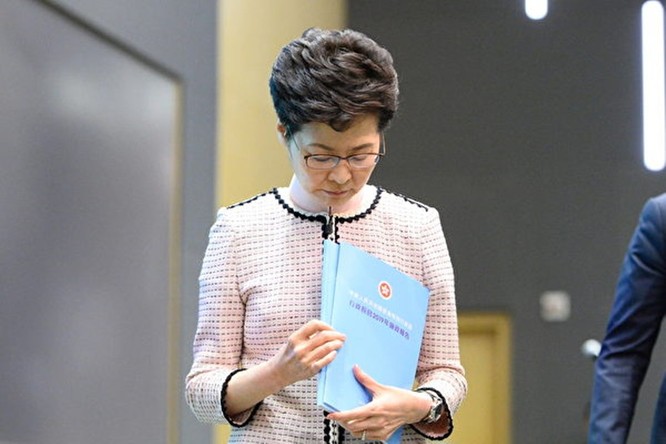 25 nghị sĩ Hồng Kông đưa ra nghị án yêu cầu luận tội bà Carrie Lam ảnh 2