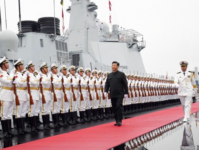 Ông Tập Cận Bình tới đảo Hải Nam chủ trì lễ bàn giao tàu sân bay thứ hai mang tên Sơn Đông cho hải quân Trung Quốc ảnh 1