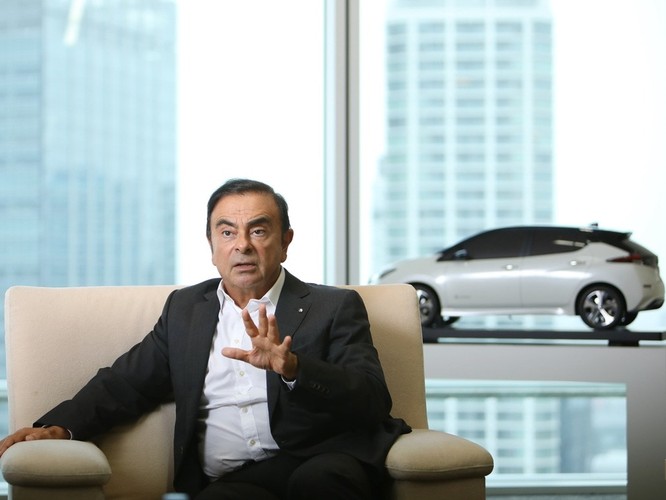 Chui vào hộp đàn qua mặt an ninh lên máy bay, cựu chủ tịch Nissan Carlos Ghosn trốn khỏi Nhật như trong phim hình sự ảnh 1