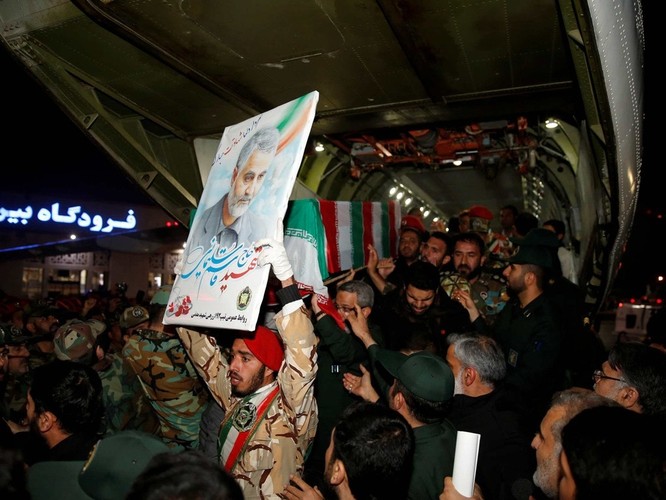 Ai là người đứng sau thúc đẩy và thuyết phục ông Trump ra tay sát hại tướng Iran Qasem Soleimani? ảnh 2