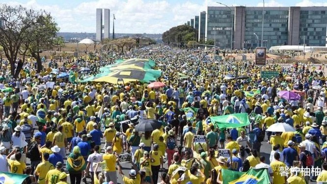 Tạp chí The Lancet: “Tổng thống Jair Bolsonaro là mối đe dọa lớn nhất của cuộc chiến chống dịch ở Brazil!” ảnh 1