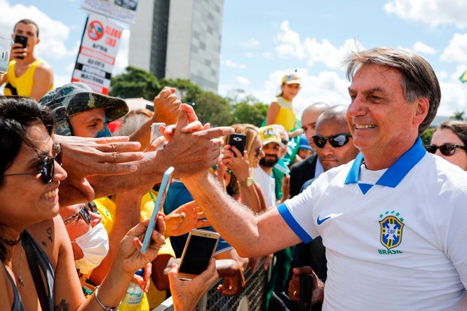 Tổng thống Jair Bolsorano và việc Brazil trở thành trung tâm dịch bệnh thứ hai thế giới ảnh 3