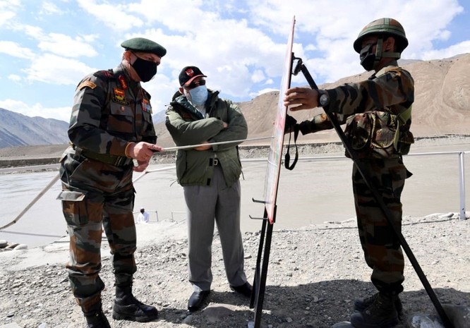 Giữa lúc tình hình căng thẳng, Thủ tướng Ấn Độ thị sát khu vực tranh chấp Ladakh ảnh 3