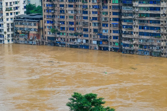 27 trong 31 tỉnh Trung Quốc bị lũ lụt, gần 34 triệu người gánh họa, dấy lên lo ngại về đập Tam Hiệp ảnh 2