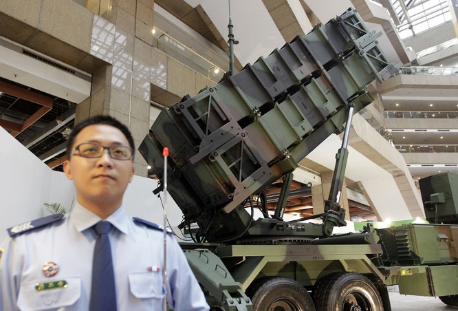 Washington bán tên lửa phòng không cho Đài Loan, Bắc Kinh giận dữ trừng phạt công ty vũ khí Mỹ ảnh 2
