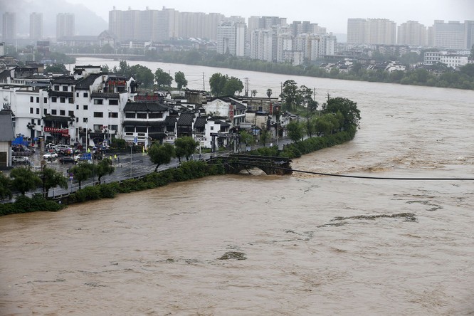 Lũ lụt ở Trung Quốc diễn biến phức tạp, đến lượt lưu vực Hoàng Hà bị lũ tấn công ảnh 5