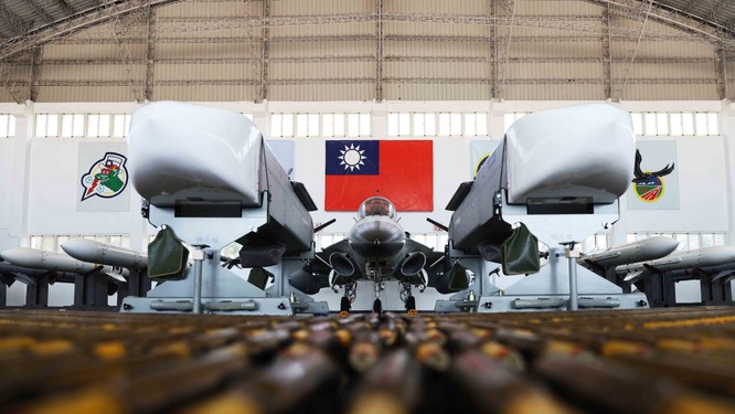 Báo Hoa ngữ: Trung Quốc sửa đổi Luật Quốc phòng là nhằm vào Đài Loan ảnh 4