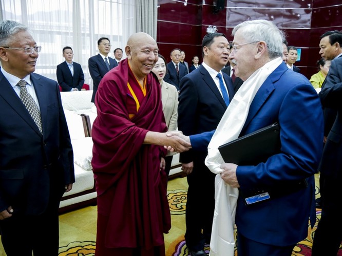 Mời “Thủ tướng chính phủ Tây Tạng” lưu vong thăm Nhà Trắng lần đầu, ông Trump chọc giận Trung Quốc ảnh 2