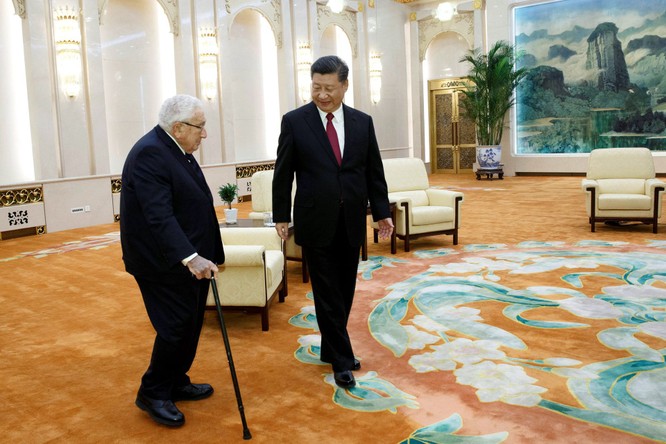 Ông Trump bất ngờ bãi chức cố vấn chính sách Quốc phòng của Henry Kissinger và một số “nguyên lão” ảnh 4