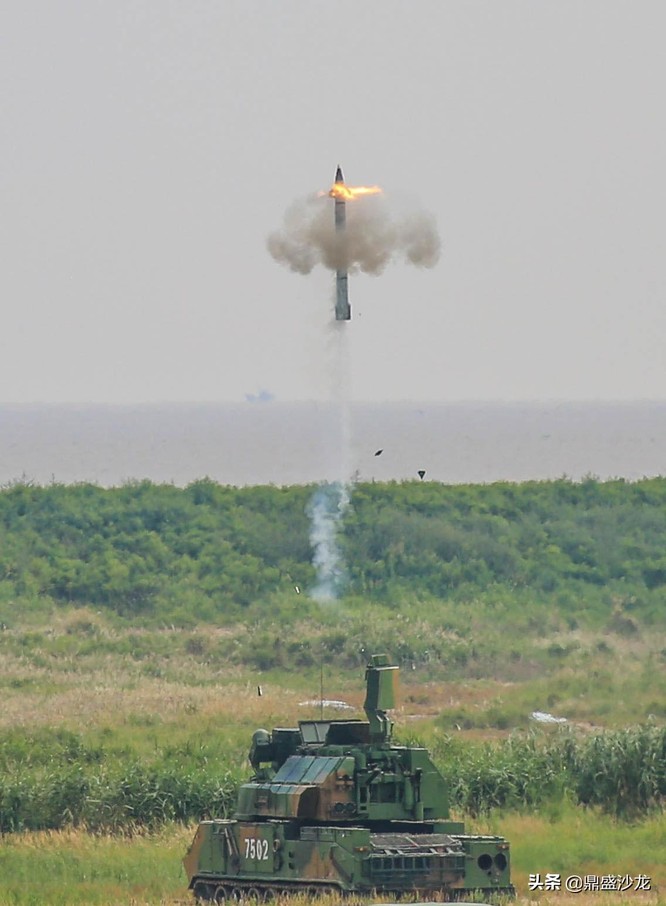 Trung Quốc trình làng hệ thống tên lửa đánh chặn mới mang tên “Thợ săn tầm thấp” ảnh 3