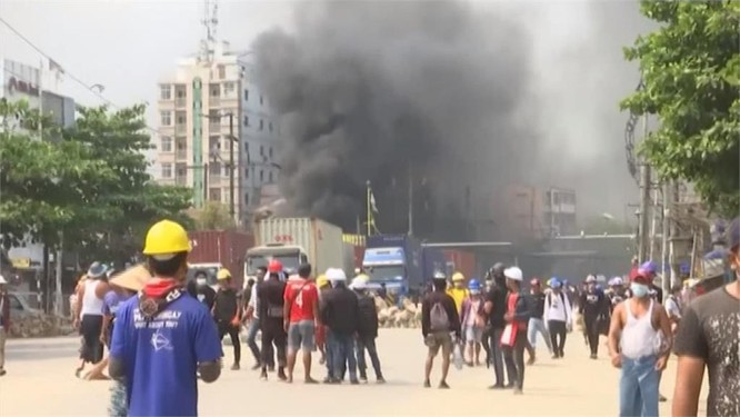 Điều gì khiến những người biểu tình Myanmar đốt phá các công ty Trung Quốc? ảnh 3