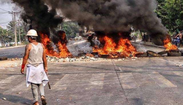 Điều gì khiến những người biểu tình Myanmar đốt phá các công ty Trung Quốc? ảnh 1