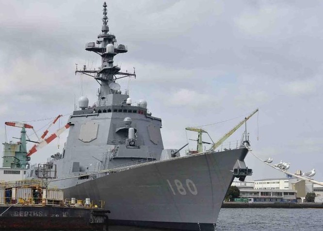 Giữa lúc căng thẳng, Trung Quốc đưa tàu vạn tấn vào biển Nhật Bản, Nhật trang bị thêm tàu khủng ảnh 2