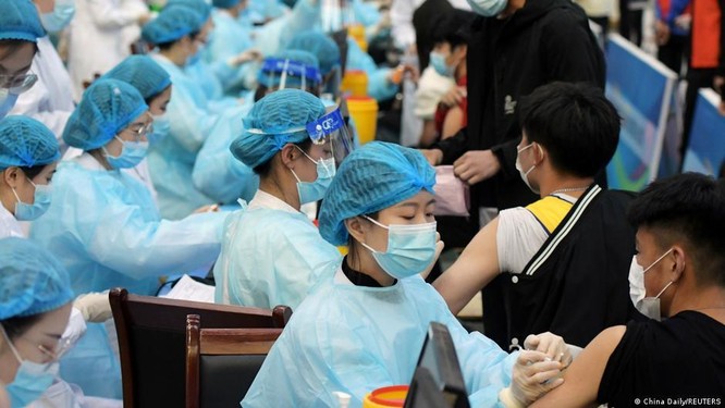 Lùm xùm quanh vụ Giám đốc CDC Trung Quốc thừa nhận vaccine ngừa COVID-19 Trung Quốc hiệu quả kém ảnh 1