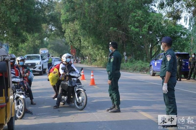 Vi phạm lệnh phòng dịch, tướng cảnh sát Campuchia bị sa thải và đối mặt án tù giam ảnh 2