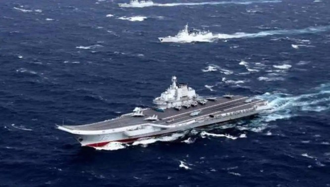 Báo Trung Quốc tố tàu chiến Mỹ đi lẫn vào đội hình biên đội tàu Liêu Ninh để khiêu khích ảnh 1
