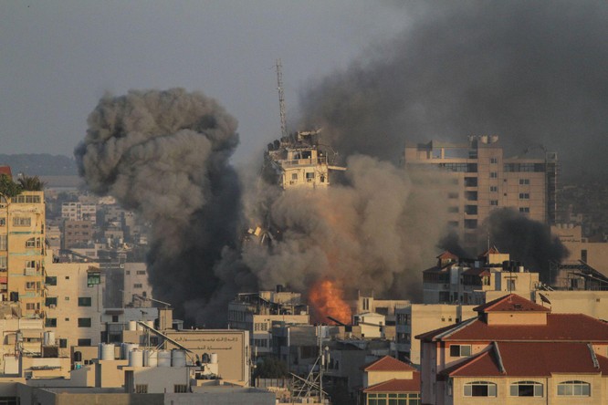Xung đột Palestine – Israel: Hamas đổi chiến thuật phóng tên lửa; quân đội Israel tấn công mặt đất ảnh 7