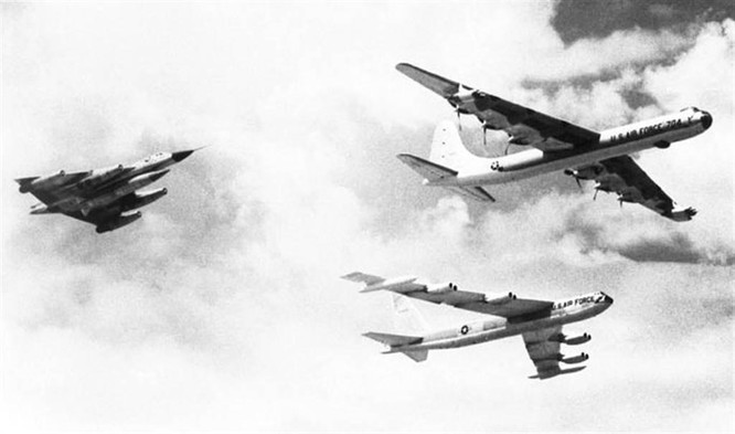 Hồ sơ vũ khí: Không phải B-52 "Stratofortress", đây mới là chiếc máy bay ném bom lớn nhất thế giới! ảnh 3