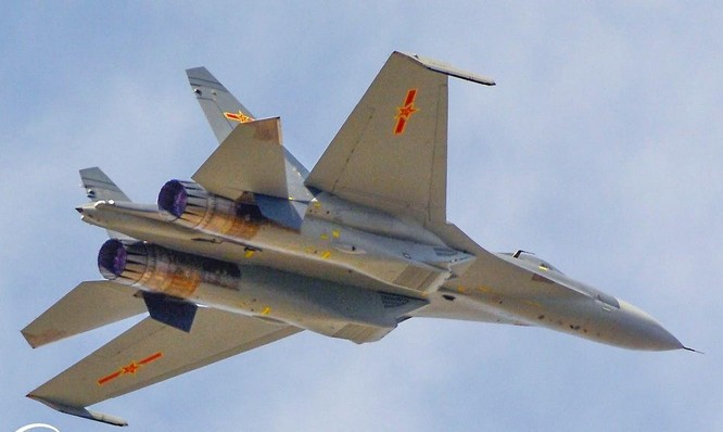 Không quân Trung Quốc bắt đầu thay đổi kiểu sơn máy bay để giữ bí mật ảnh 3