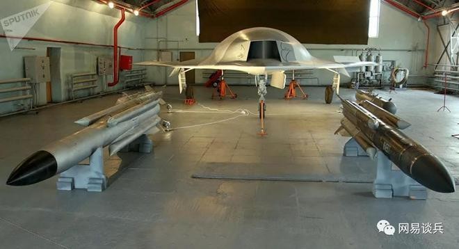 Chùm ảnh mới được công bố về máy bay chiến đấu tàng hình bí ẩn "Chiếu tướng" của Nga ảnh 13