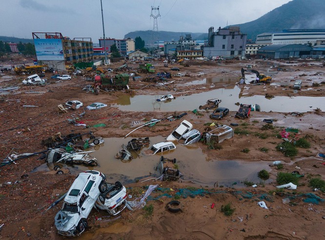 Thảm kịch lũ lụt ở Trung Quốc: 61 người chết và mất tích, thiệt hại gần 10 tỉ USD ảnh 3