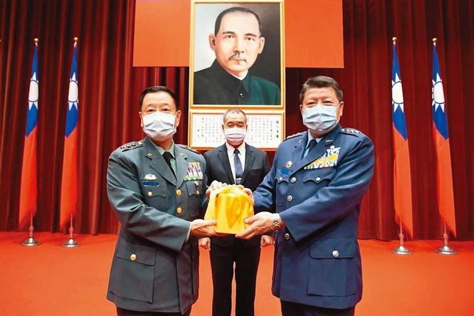 Vụ án gián điệp Trung Quốc lớn nhất lịch sử Đài Loan: hai cựu sĩ quan bị khám nhà và thẩm vấn ảnh 5