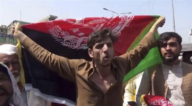 Taliban xả súng vào người biểu tình nhân Ngày Độc lập, nhiều người chết ảnh 2
