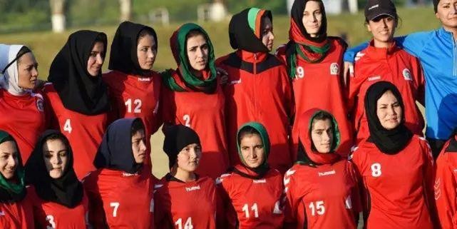 Lo sợ bị Taliban sát hại, đội tuyển bóng đá nữ Afghanistan chạy ra nước ngoài ảnh 2