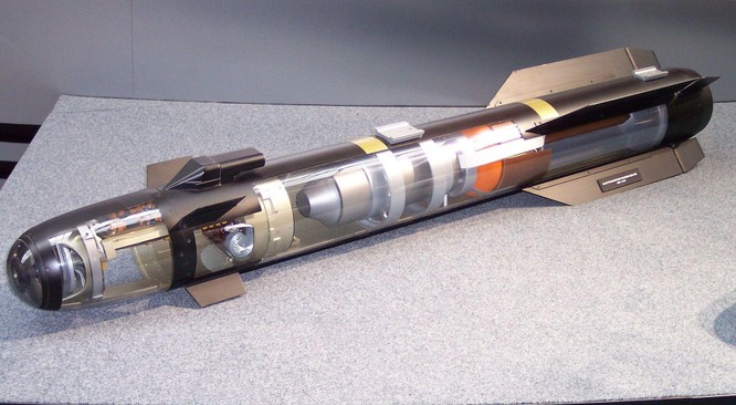 Giải mã loại tên lửa AGM-114R9X "Ninja bomb" Mỹ sử dụng để tiêu diệt thủ lĩnh ISIS-K ảnh 1