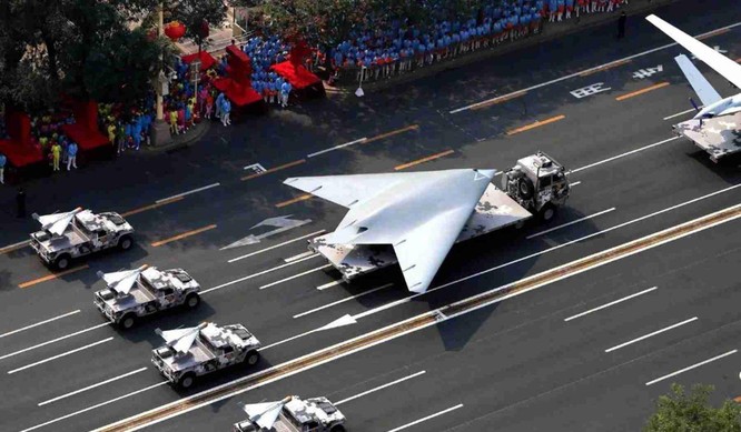 Trung Quốc khoe “máy bay không người lái tấn công tàng hình GJ-11 gây chấn động Mỹ, Anh” ảnh 2
