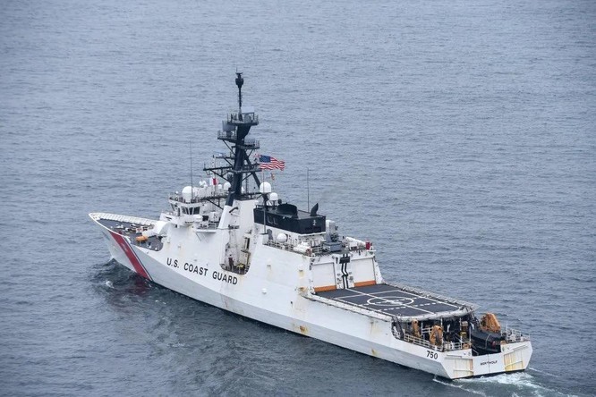 Ăn miếng trả miếng: Trung Quốc cho đội tàu đặc nhiệm đi vào vùng đặc quyền kinh tế của Mỹ ảnh 2
