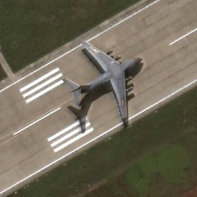 Trung Quốc lần đầu tiên công khai tin điều máy bay vận tải hạng nặng Y-20 tới Trường Sa ảnh 2